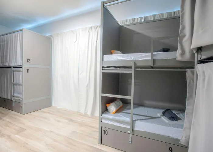 Hostel Dos Estaciones - Free Towels, Coffee & Tea, Remote Check-In