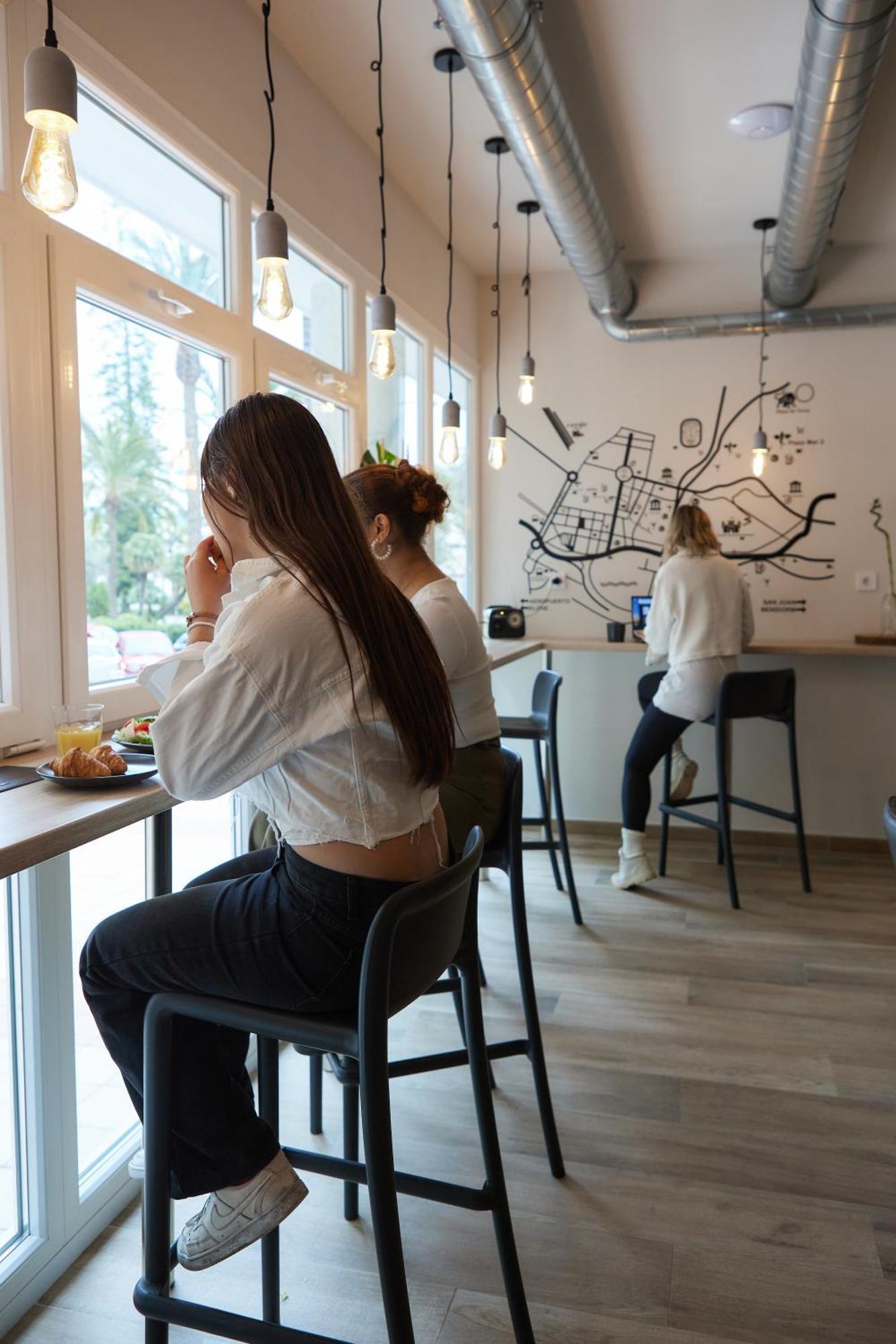 Dos Estaciones - Free Towels, Coffee & Tea, Remote Check-in Hostel Alicante